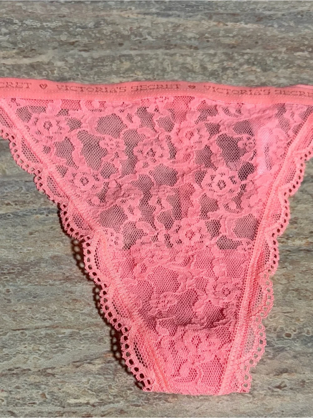 NWOT Victoria’s Secret V-String Lace Thong panty